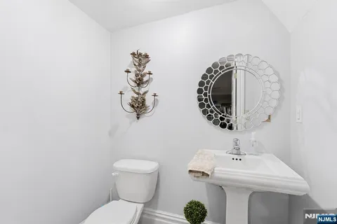 $1,150,000 | 58 Mackay Avenue, Waldwick, NJ 07463