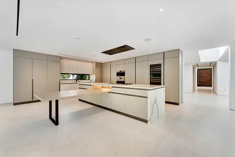$8,999,950 | 2130 South Miami Avenue, Miami, FL 33129