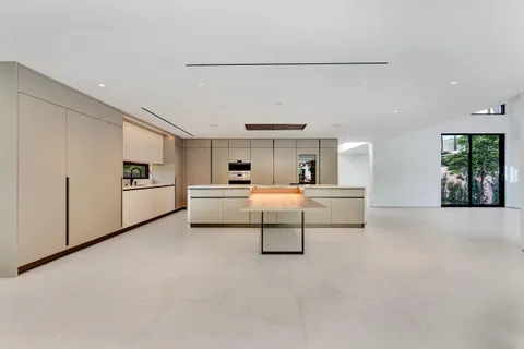 $8,999,950 | 2130 South Miami Avenue, Miami, FL 33129