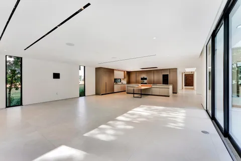 $8,999,950 | 2130 South Miami Avenue, Miami, FL 33129