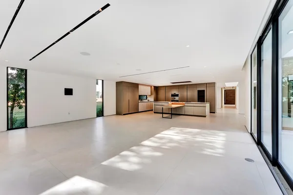 $8,999,950 | 2130 South Miami Avenue, Miami, FL 33129