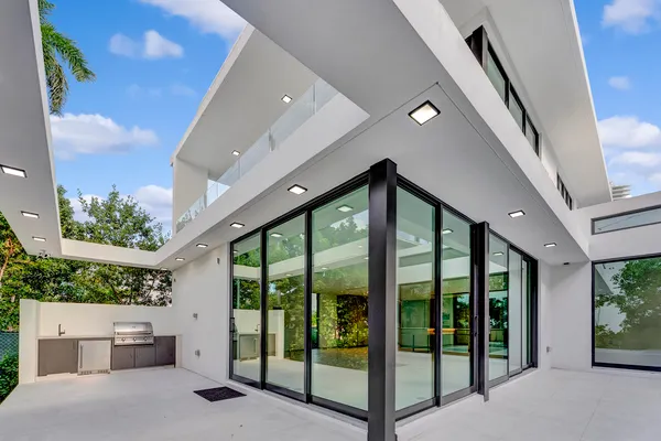 $8,999,950 | 2130 South Miami Avenue, Miami, FL 33129