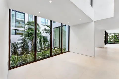 $8,999,950 | 2130 South Miami Avenue, Miami, FL 33129