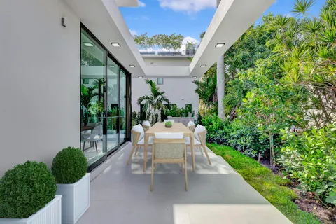 $8,999,950 | 2130 South Miami Avenue, Miami, FL 33129