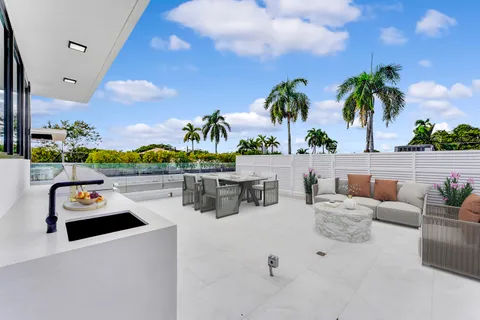 $8,999,950 | 2130 South Miami Avenue, Miami, FL 33129