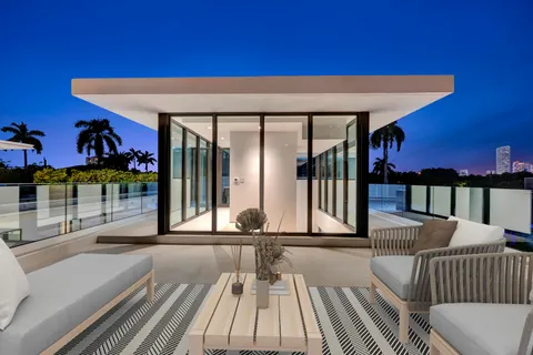$8,999,950 | 2130 South Miami Avenue, Miami, FL 33129