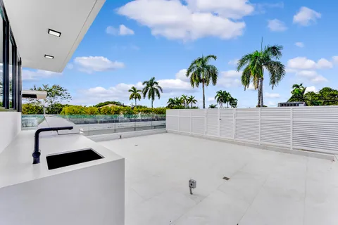 $8,999,950 | 2130 South Miami Avenue, Miami, FL 33129