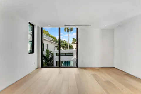 $8,999,950 | 2130 South Miami Avenue, Miami, FL 33129