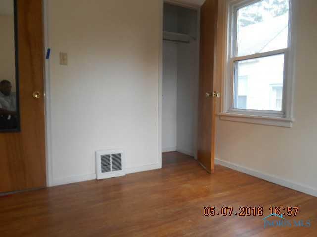 2933 Chipplegate Road Toledo, OH 43614 - Photo 10 of 12 Bedroom.