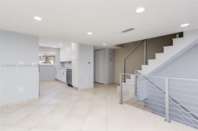 $6,000 | 3925 Northeast 171 Street, Unit 3925, North Miami Beach, FL 33160