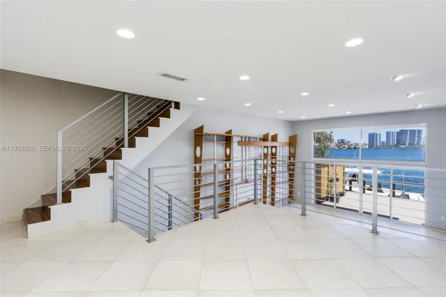 $6,000 | 3925 Northeast 171 Street, Unit 3925, North Miami Beach, FL 33160