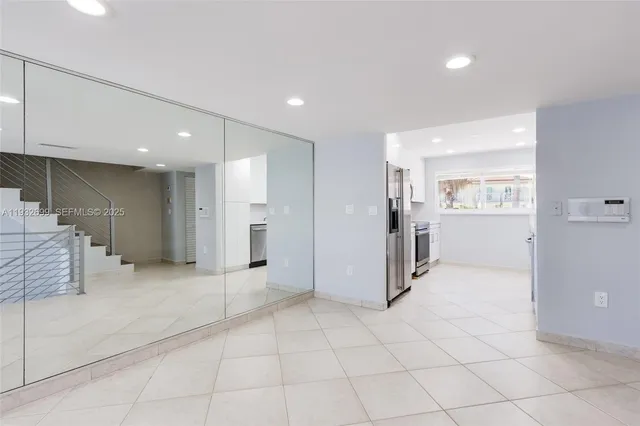 $6,000 | 3925 Northeast 171 Street, Unit 3925, North Miami Beach, FL 33160