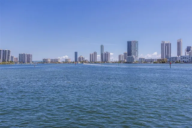 $6,000 | 3925 Northeast 171 Street, Unit 3925, North Miami Beach, FL 33160