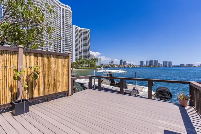 $6,000 | 3925 Northeast 171 Street, Unit 3925, North Miami Beach, FL 33160