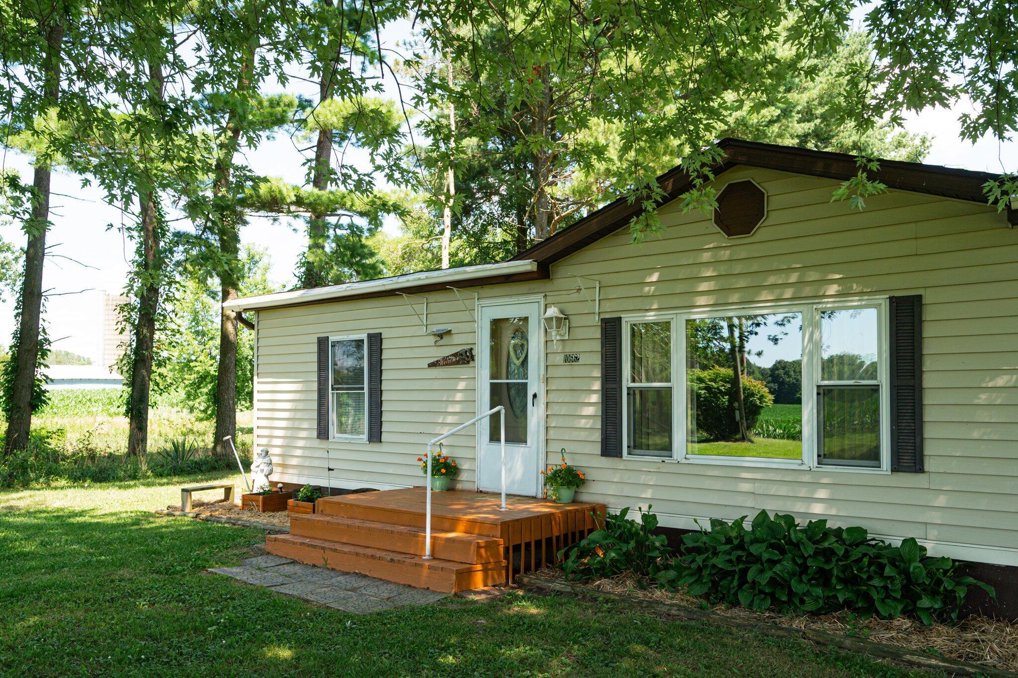 10662 Tarlton Road St. Louisville, OH 43071 - Photo 16 of 61 3-web-or-mls-10662 Tarlton Rd-3