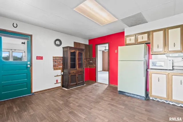 $165,000 | 9990 Bell Fountain Road, Dawson, IL 62520