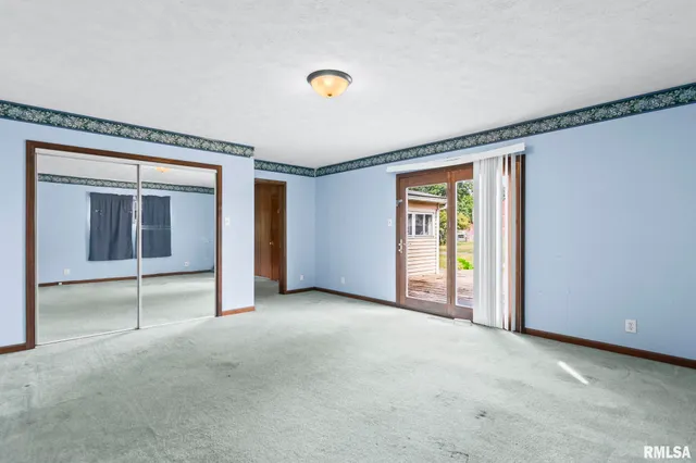 $165,000 | 9990 Bell Fountain Road, Dawson, IL 62520