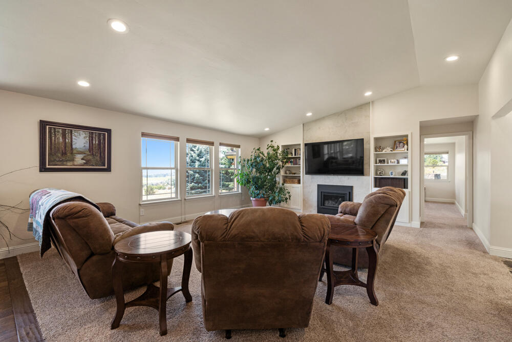12520 Lisa Road Klamath Falls, OR 97603 - Photo 16 of 64 12520LisaRd.-5