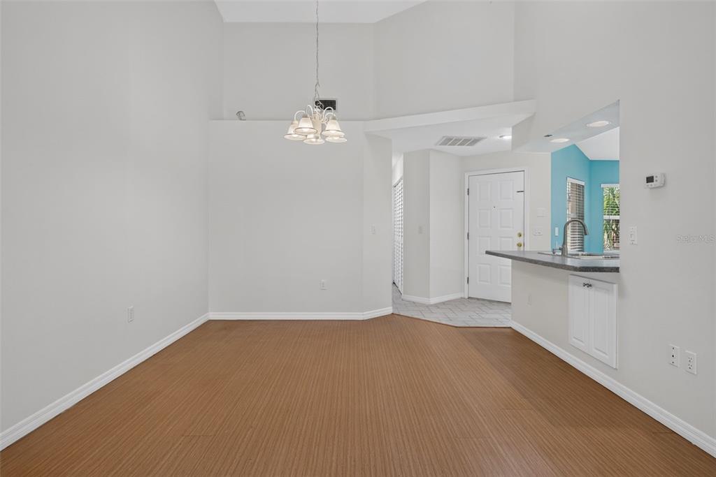 5626 Monte Rosso Road Sarasota, FL 34243 - Photo 13 of 69