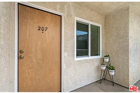 $725,000 | 11930 Avon Way, Unit 207, Los Angeles, CA 90066