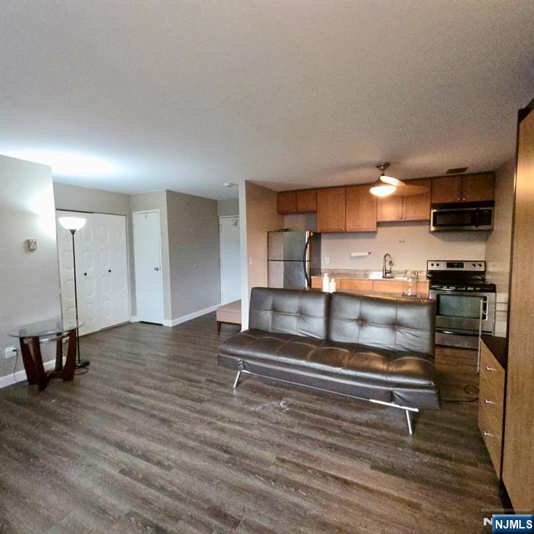 199 Bergen Turnpike, Unit 3D Ridgefield Park, NJ 07660 - Photo 5 of 23