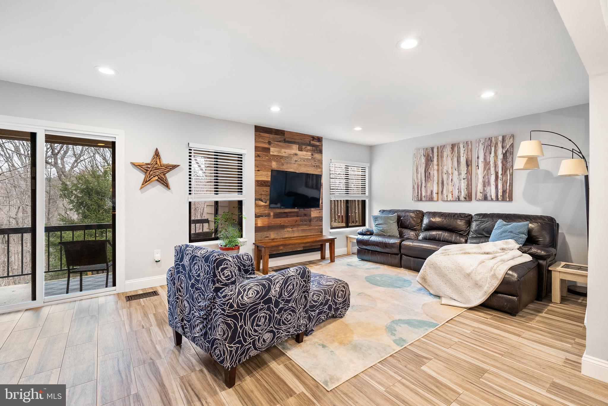 11512 Hearthstone Court Reston, VA 20191 - Photo 5 of 13 Gallery Image 5