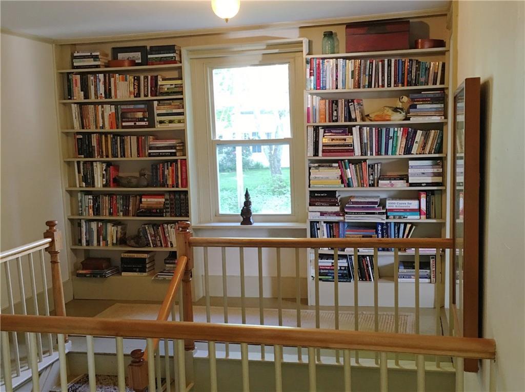 24 Upper Round Pond Road Bristol, ME 04539 - Photo 14 of 34 Center hall on second floor
