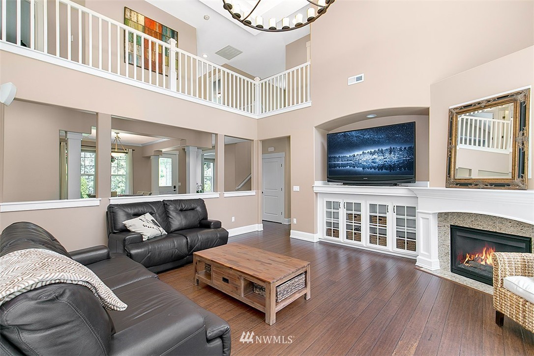 5219 Northeast 25th Street Renton, WA 98059 - Photo 3 of 24