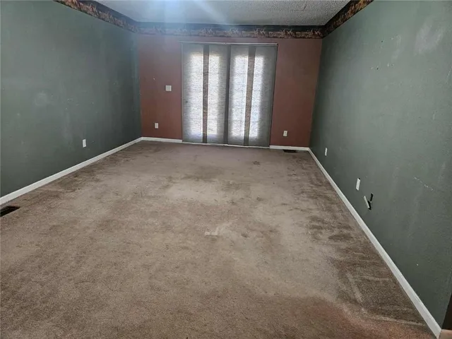 $375,000 | 16003 East Katy Track Road, Nevada, MO 64772