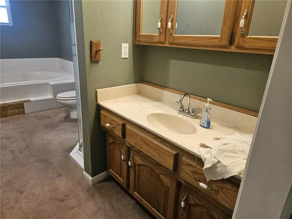 $360,000 | 16003 East Katy Track Road, Nevada, MO 64772