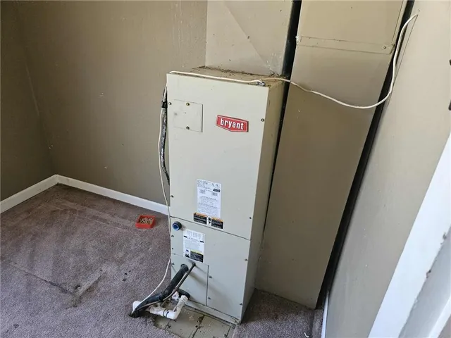 $375,000 | 16003 East Katy Track Road, Nevada, MO 64772