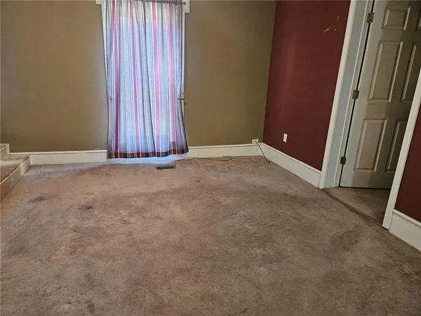 $360,000 | 16003 East Katy Track Road, Nevada, MO 64772