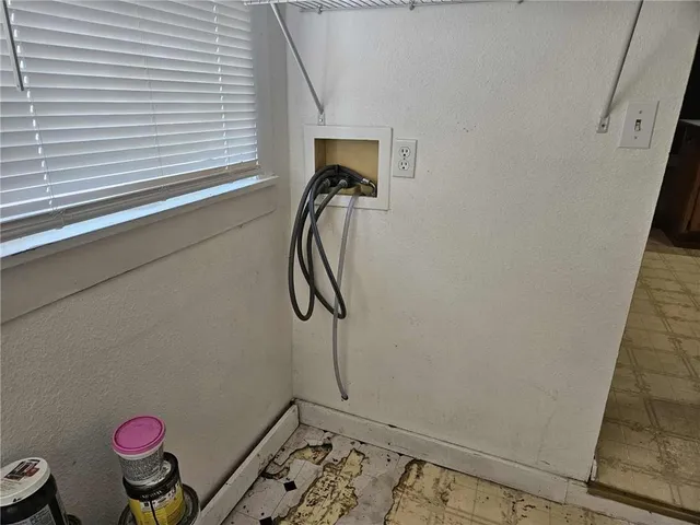 $375,000 | 16003 East Katy Track Road, Nevada, MO 64772