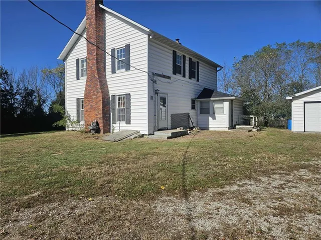 $375,000 | 16003 East Katy Track Road, Nevada, MO 64772