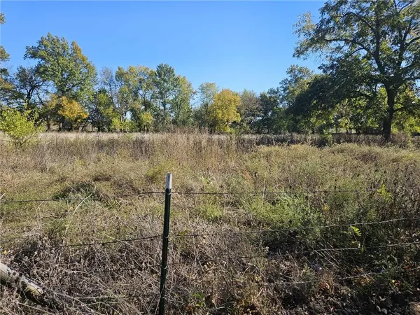 $360,000 | 16003 East Katy Track Road, Nevada, MO 64772