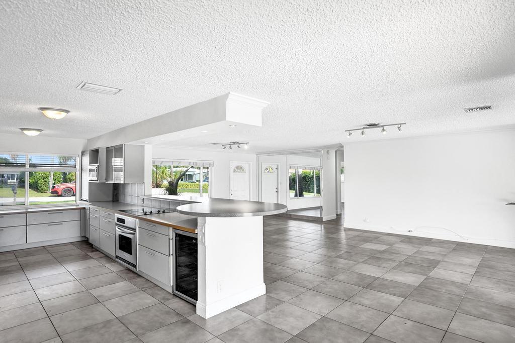 2632 Southeast 10th Court Pompano Beach, FL 33062 - Photo 12 of 49