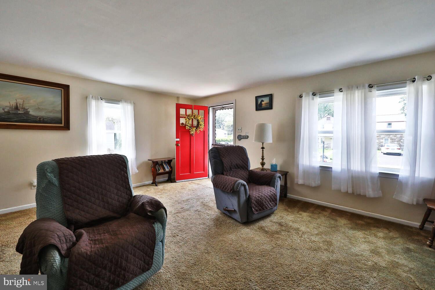 118 Redford Road Oreland, PA 19075 - Photo 3 of 27 Gallery Image 3