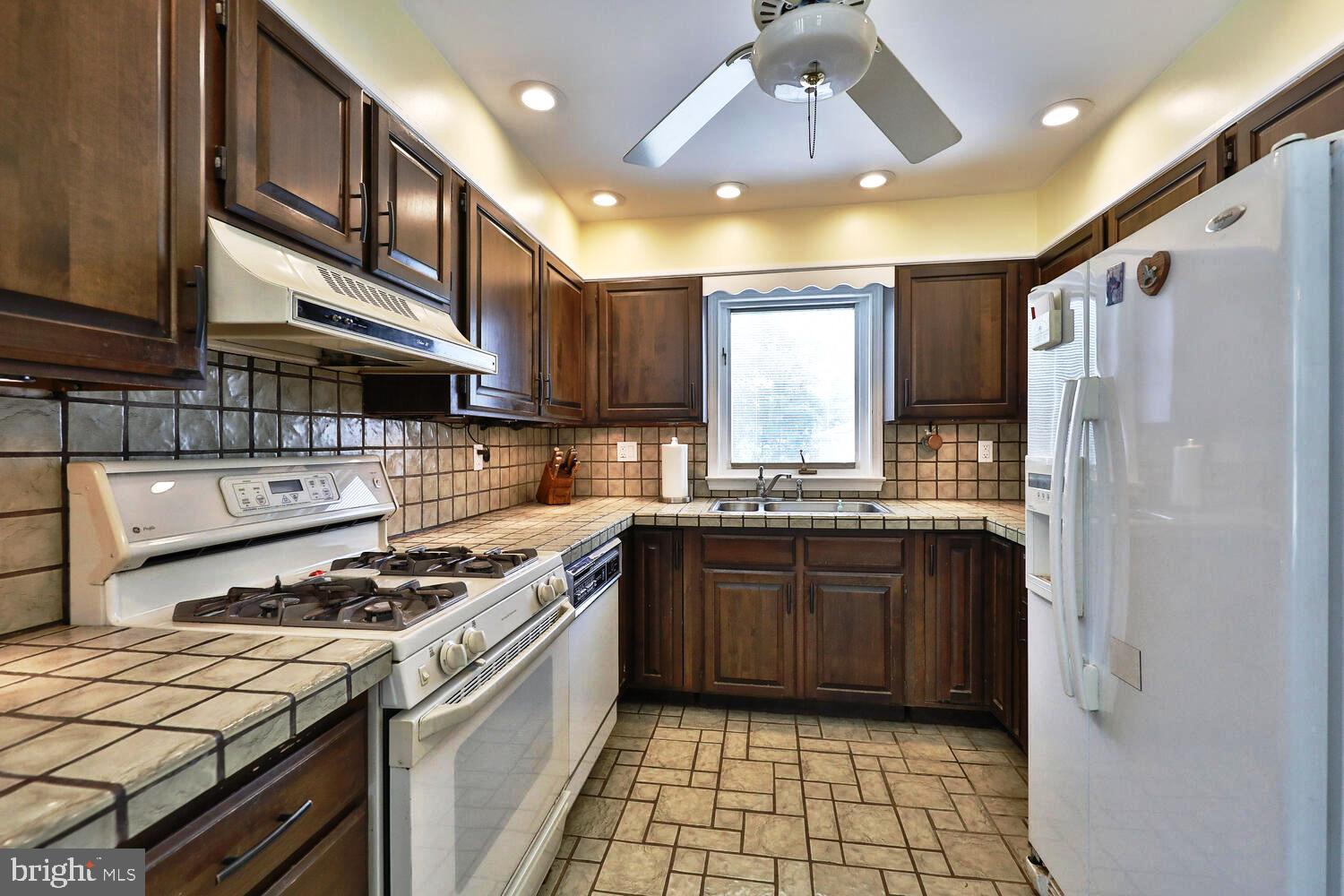118 Redford Road Oreland, PA 19075 - Photo 10 of 27 Gallery Image 10