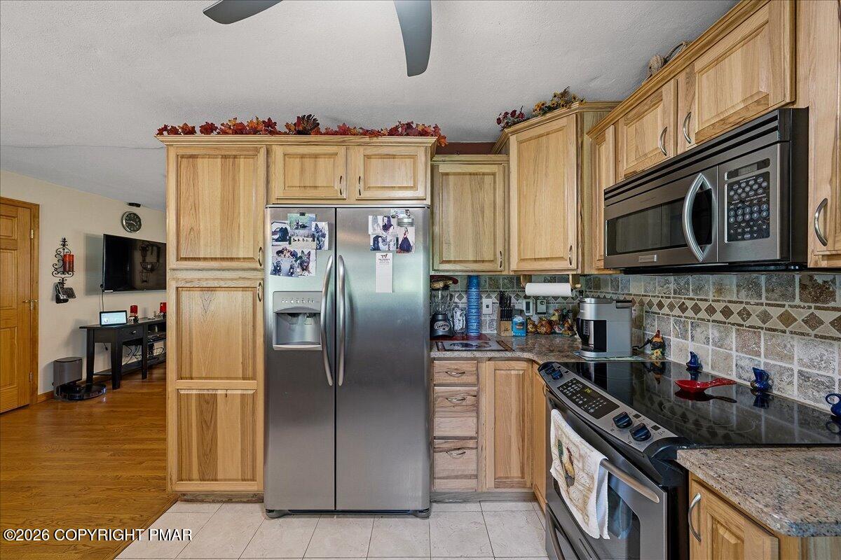 140 Camelback Road Tannersville, PA 18372 - Photo 22 of 44 22-HomeView_Media-140_Camelback_Rd