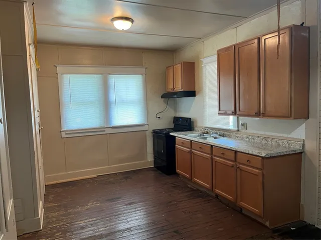 $1,700 | 200 North Walton, Granger, TX 76530