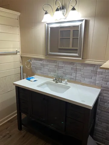 $1,700 | 200 North Walton, Granger, TX 76530