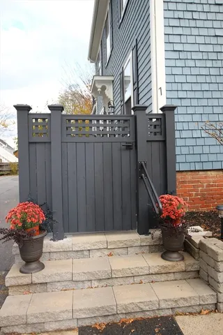 $725,000 | 1 Hill Street, Unit 1, Newburyport, MA 01950