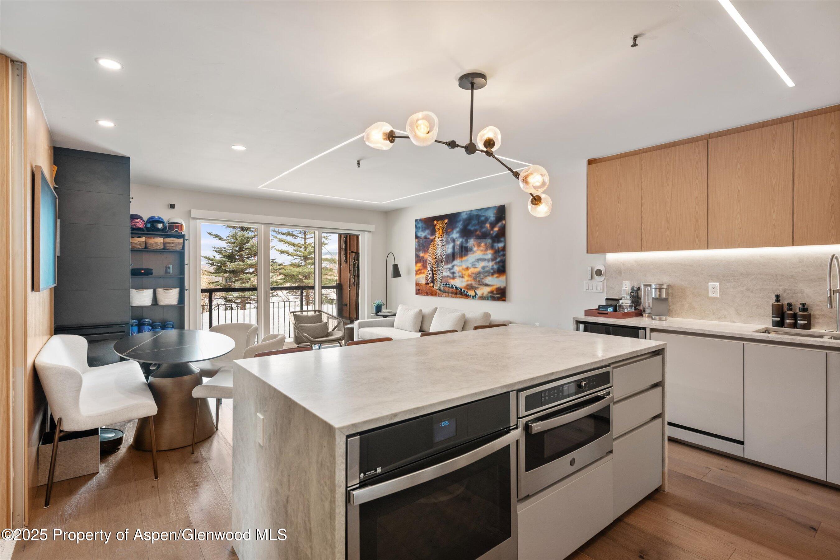 400 Wood Road, Unit 1118 Snowmass Village, CO 81615 - Photo 14 of 31 26-400WoodRd#1118_25030326