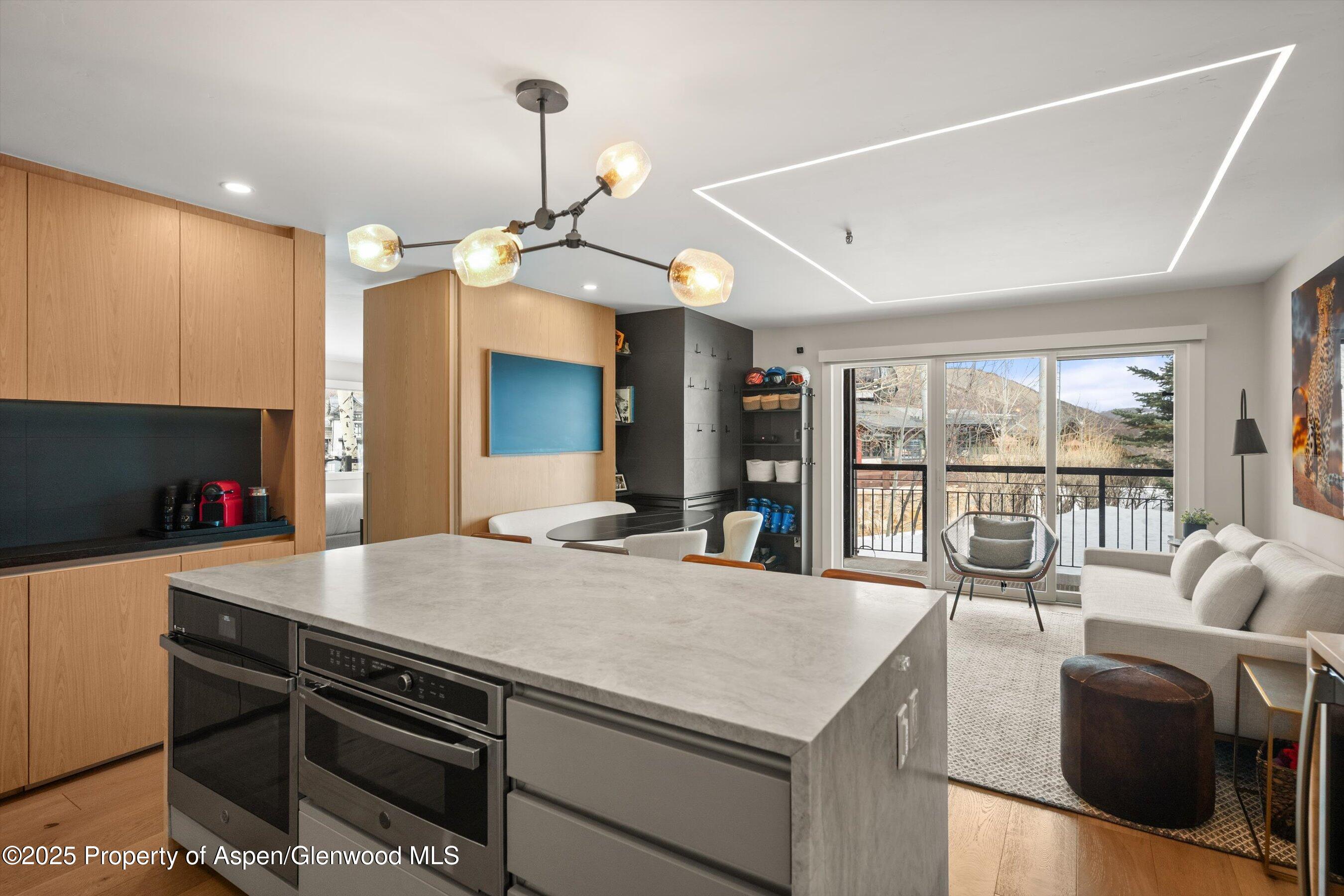 400 Wood Road, Unit 1118 Snowmass Village, CO 81615 - Photo 15 of 31 27-400WoodRd#1118_25030327