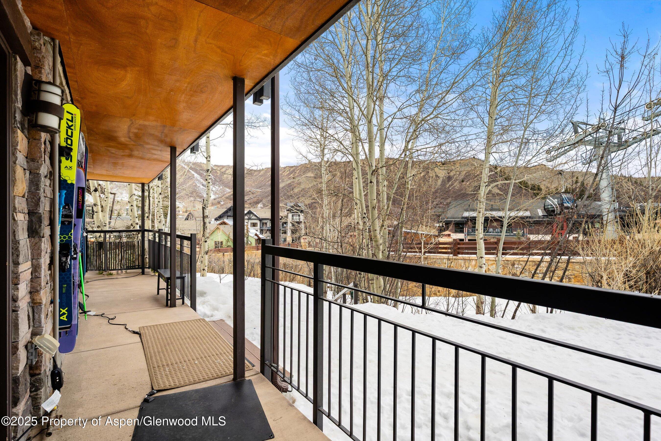 400 Wood Road, Unit 1118 Snowmass Village, CO 81615 - Photo 6 of 31 22-400WoodRd#1118_25030322