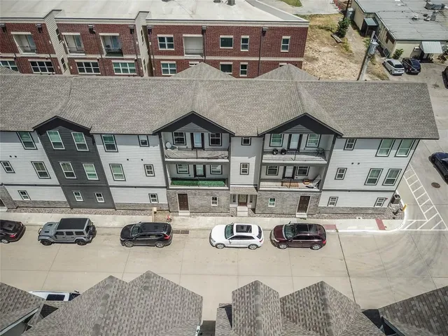 a car parked in front of a building