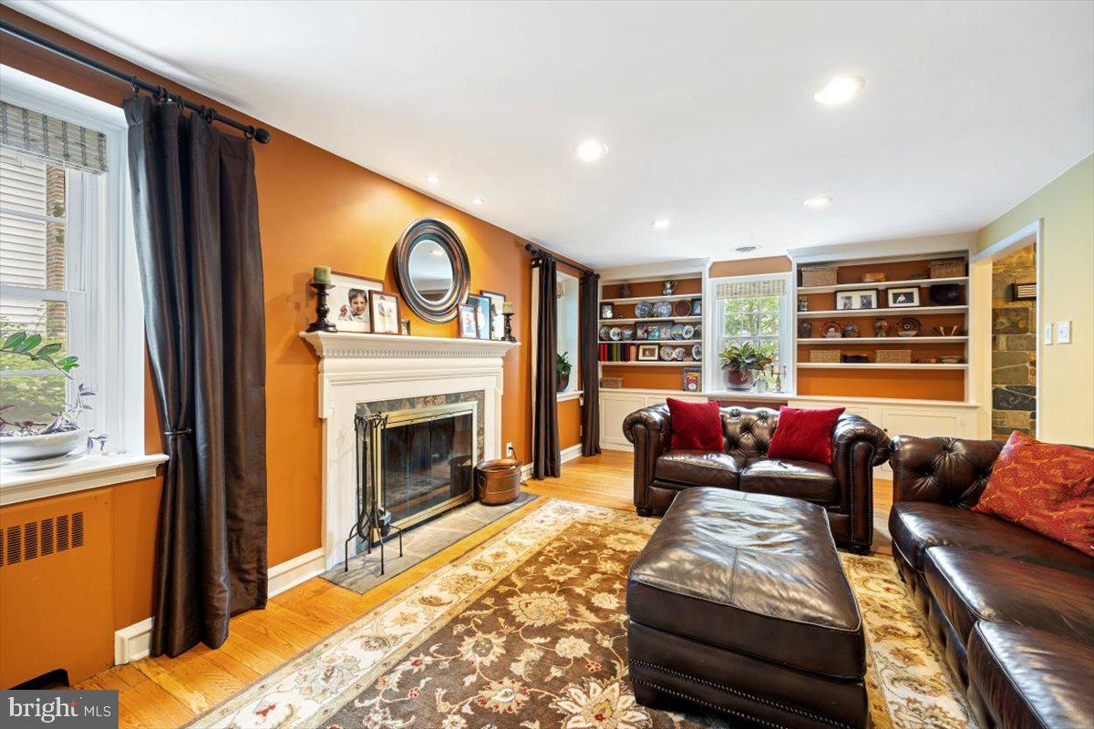 139 Henley Road Wynnewood, PA 19096 - Photo 9 of 46 Living Room