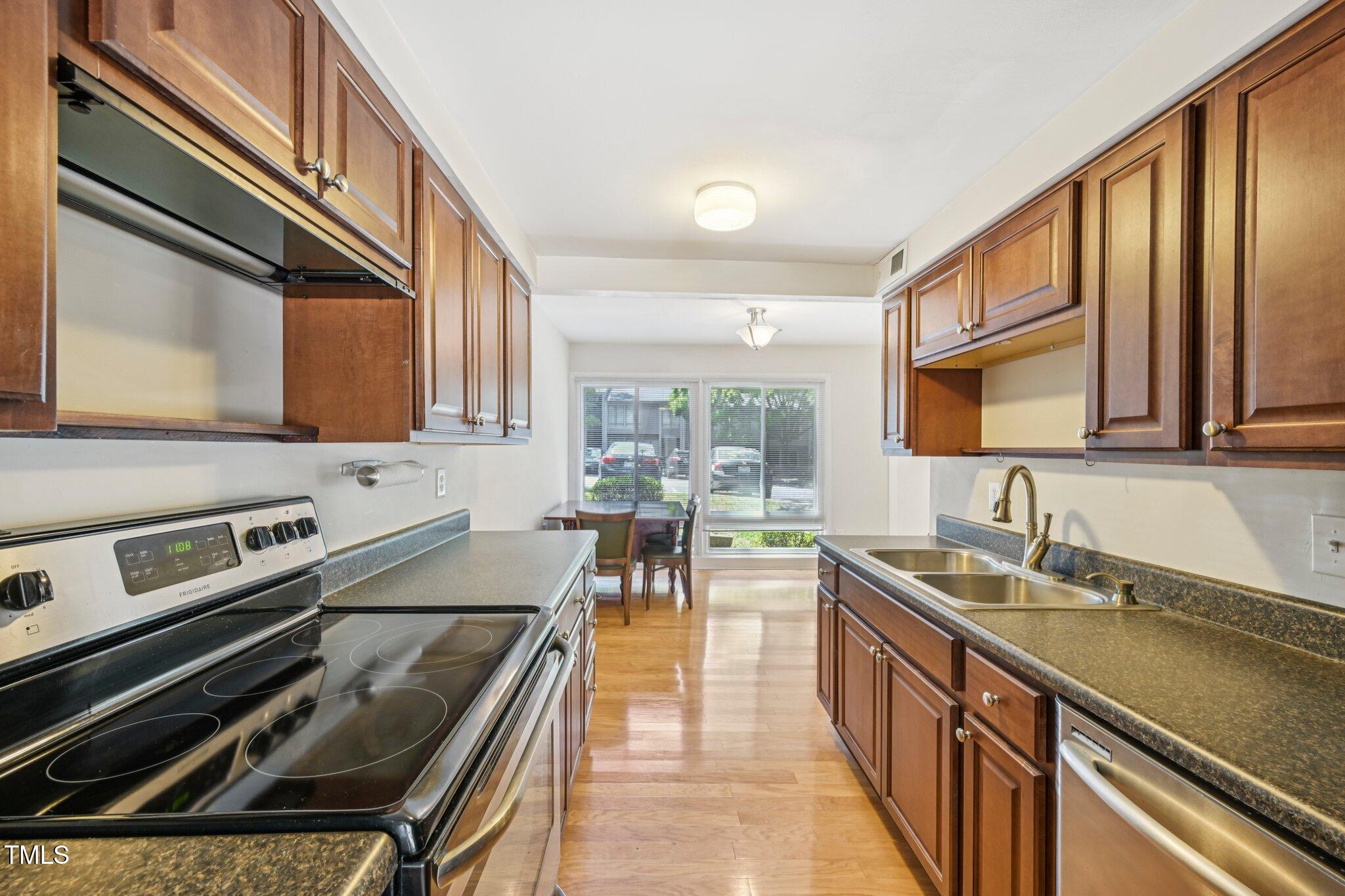 1776 Quail Ridge Road Raleigh, NC 27609 - Photo 11 of 31 15-web-or-mls-Quail Ridge Rd-S2907-015