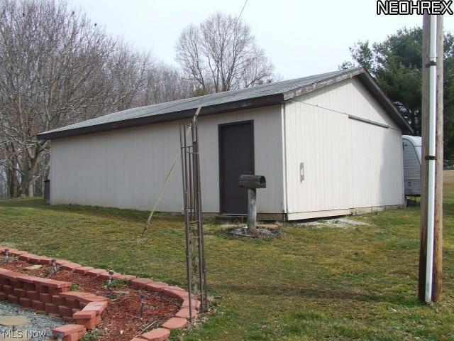 3911 Sandy Ridge Road Southeast Tippecanoe, OH 44699 - Photo 4 of 13 pole barn