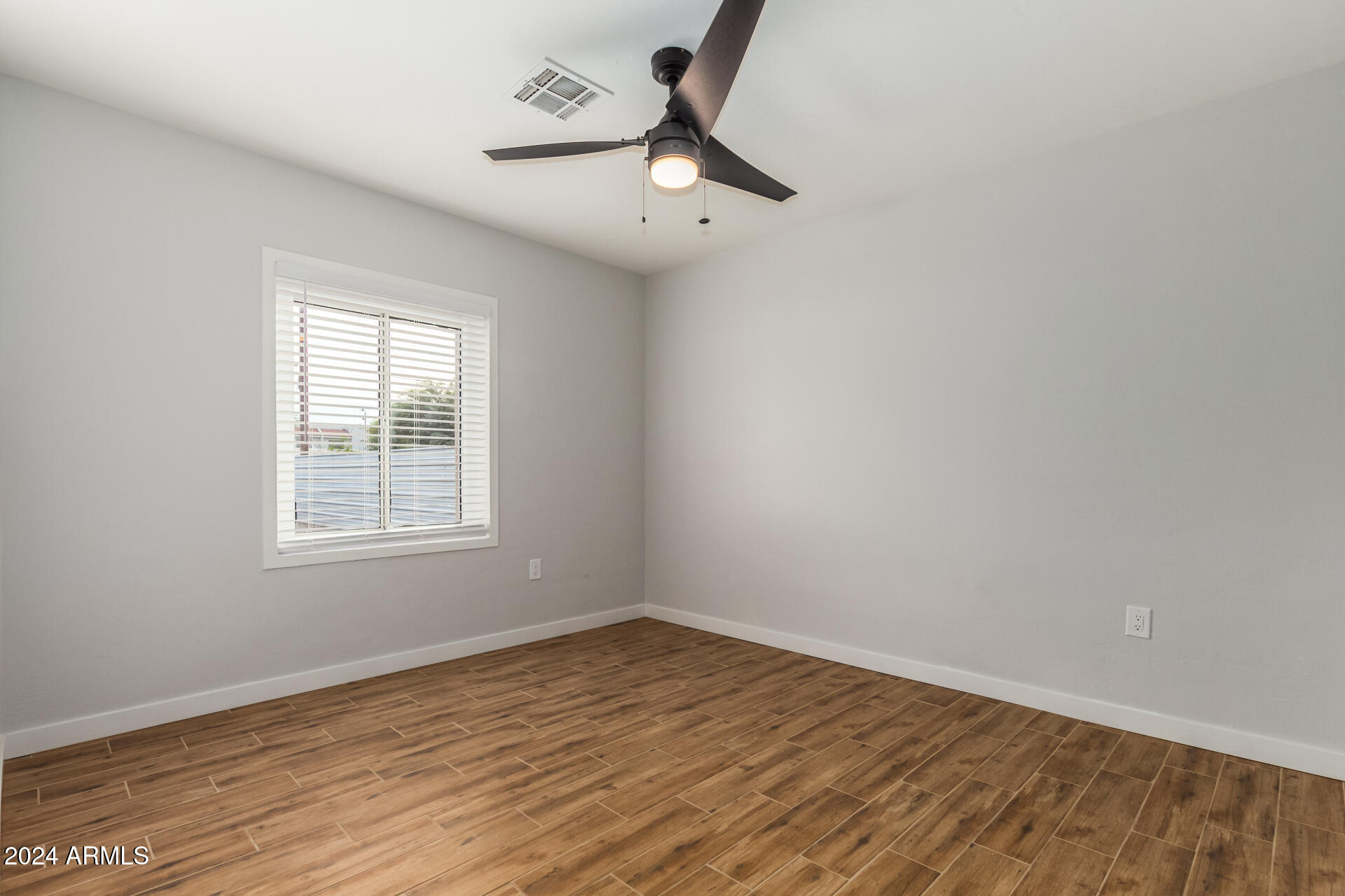 1825 West Roma Avenue Phoenix, AZ 85015 - Photo 17 of 36 17 - Roma